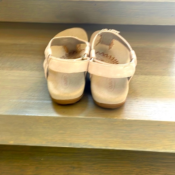 Aetrex Portia Fringe Slingback Thong Sandal in Blush - Picture 3 of 5